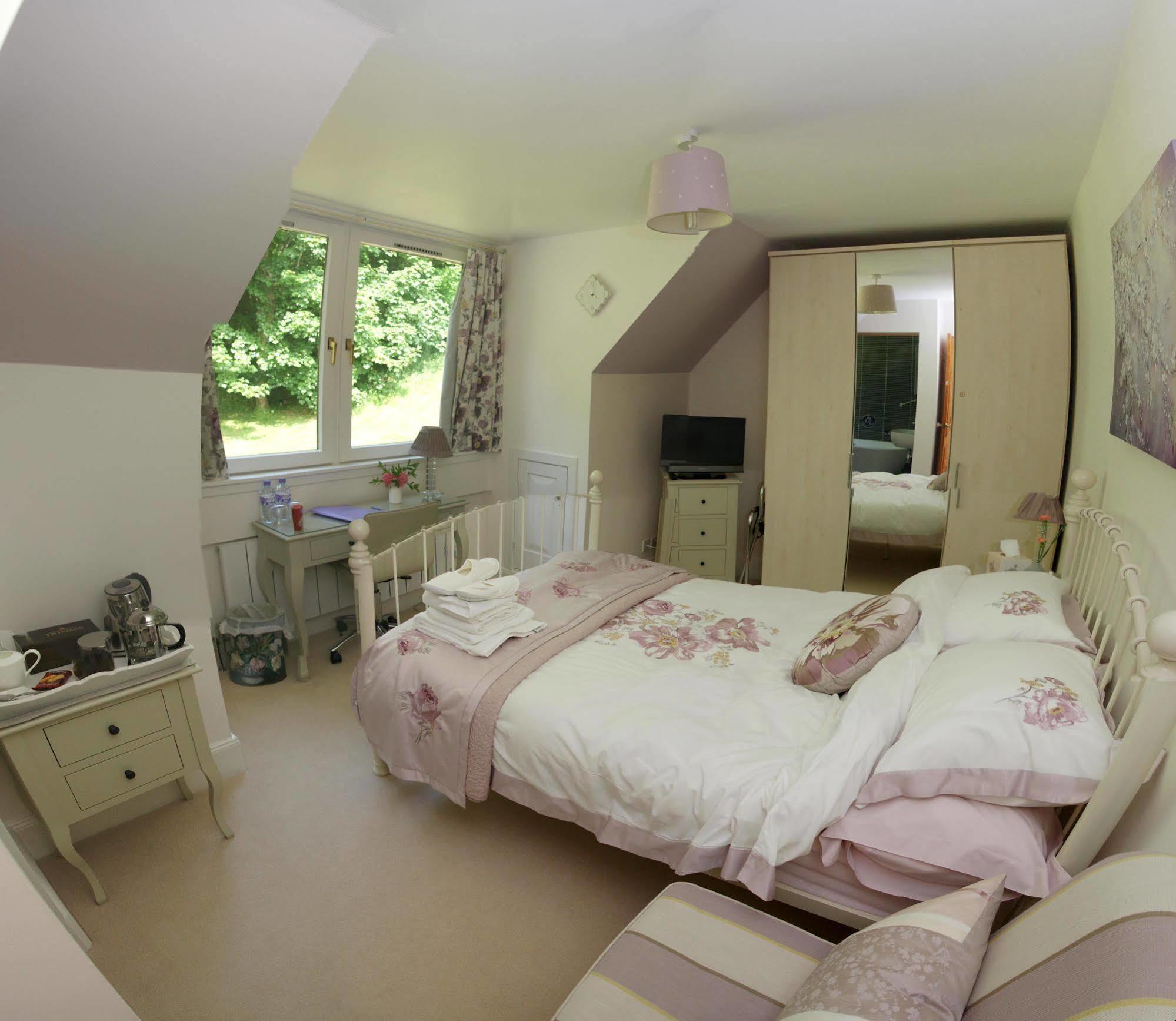 Whistlers Dell B&B Rhu Екстериор снимка
