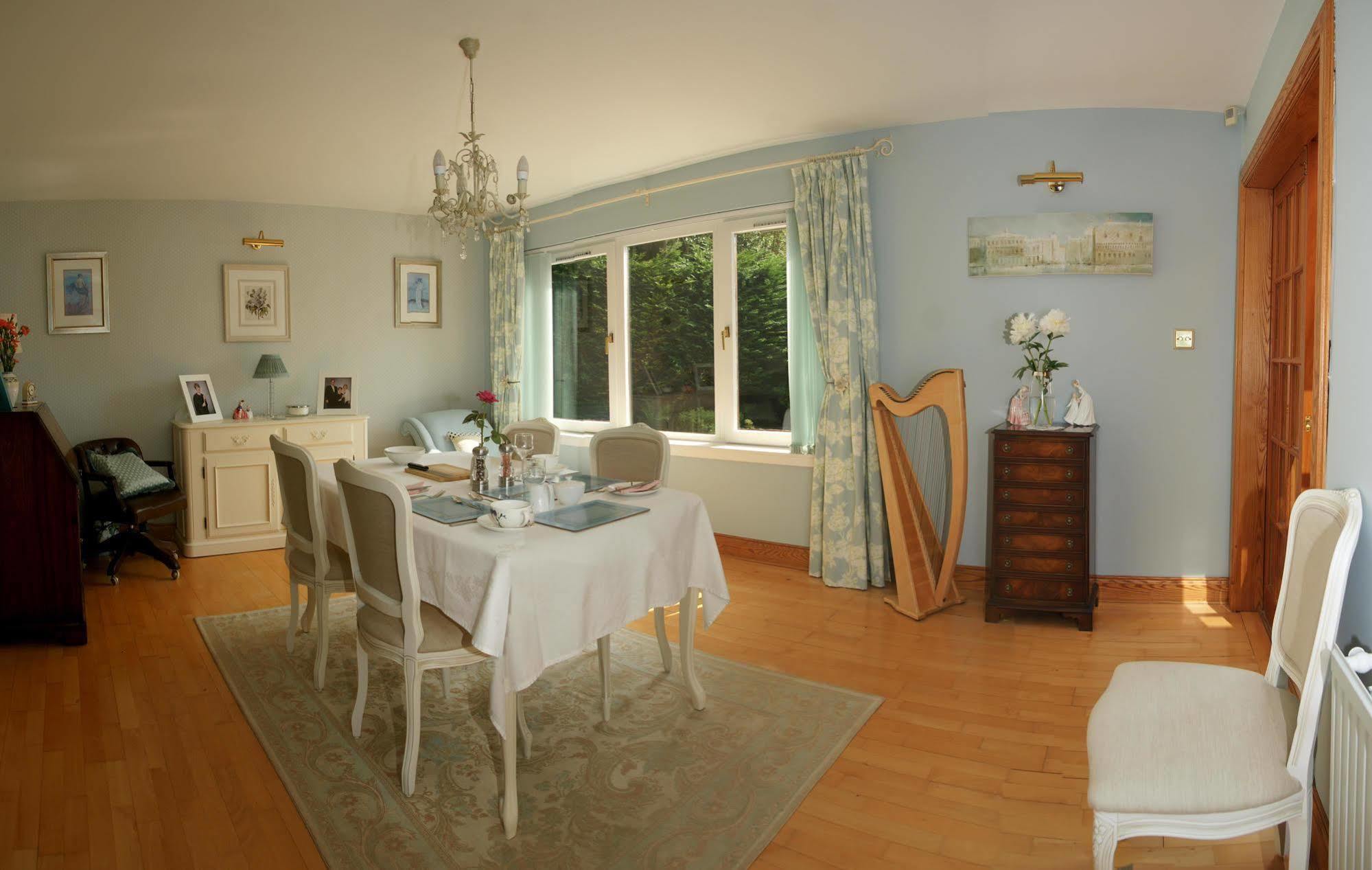 Whistlers Dell B&B Rhu Екстериор снимка